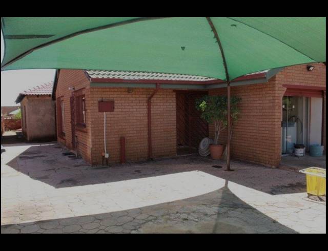 3 BEDROOM FREEHOLD FOR SALE IN SOSHANGUVE DD